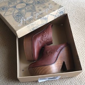 Free People Platforms